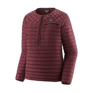 Patagonia
Women's AlpLight Down Pullover NWOT